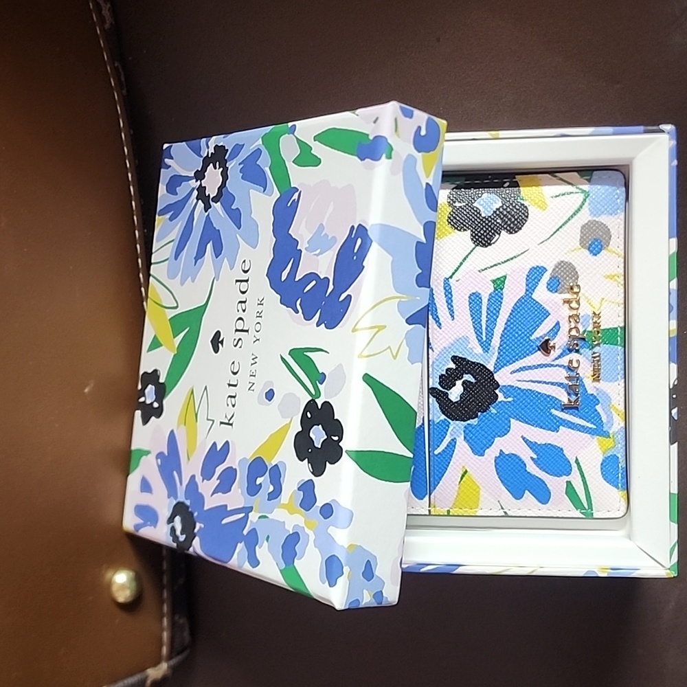 NIB Kate Spade Floral Card Holder - Picture 8 of 8